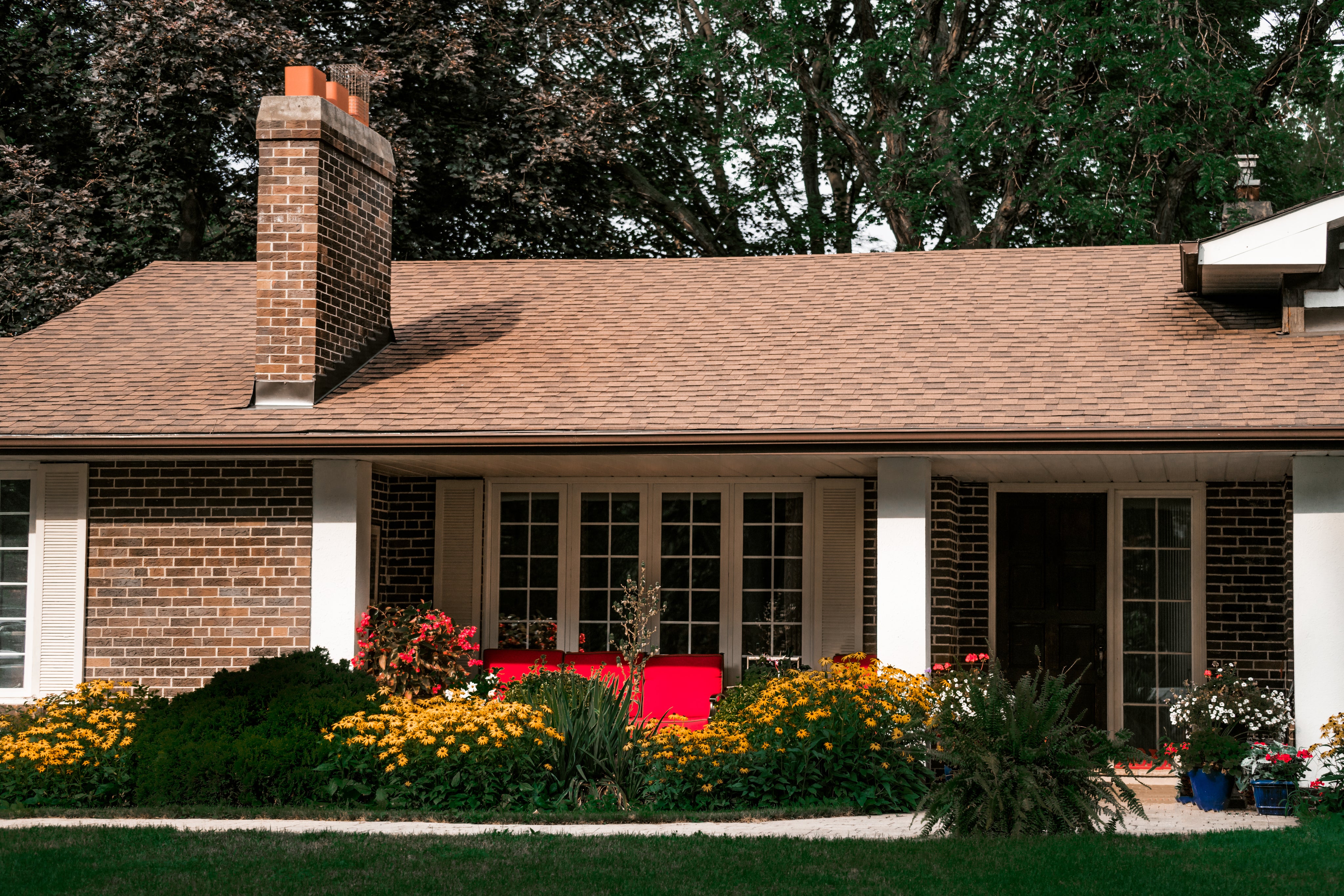 Welcome Them Home with Fresh Housewarming Flowers